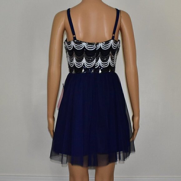 As U Wish Short Spaghetti Strap Sequin Bodice Size 5, Prom Dress - Picture 7 of 16